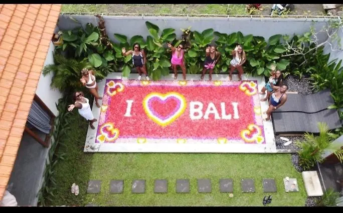 Villa Sari Padi *